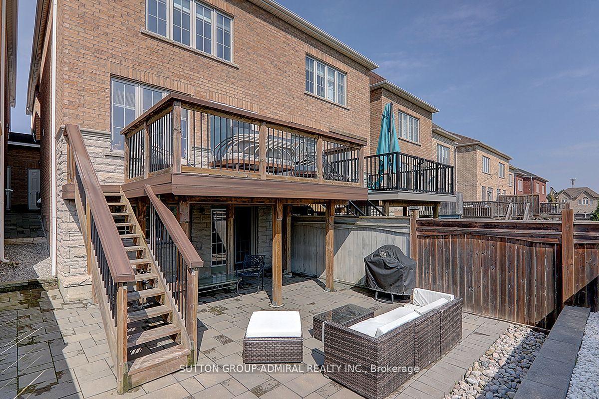 Photo 18 of 25 Bristlewood Crescent, Vaughan, Patterson — HOMEH