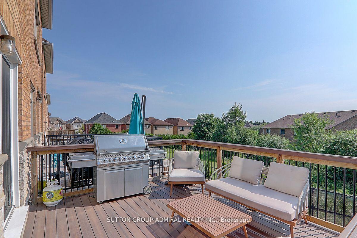 Photo 22 of 25 Bristlewood Crescent, Vaughan, Patterson — HOMEH
