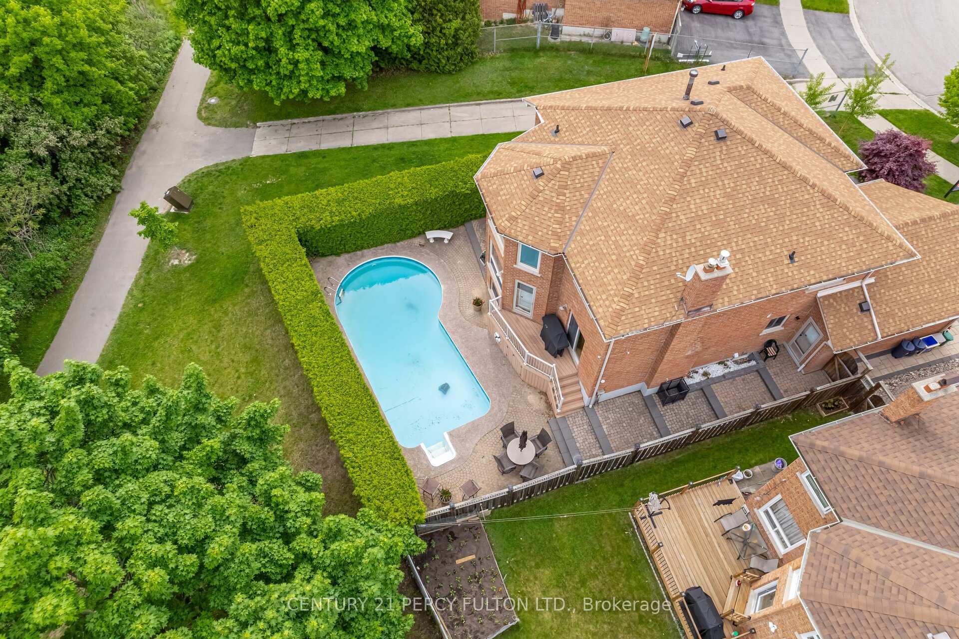 Photo 48 of 1019 Sherman Crescent, Pickering, Liverpool — HOMEH