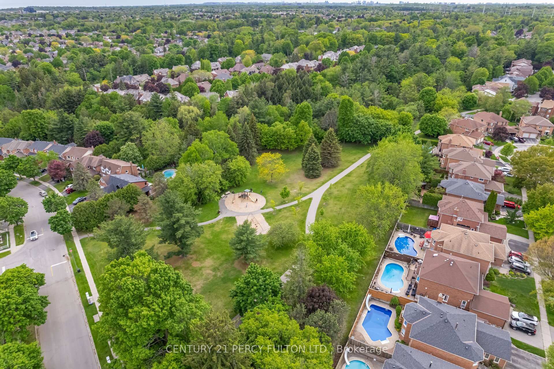 Photo 42 of 1019 Sherman Crescent, Pickering, Liverpool — HOMEH