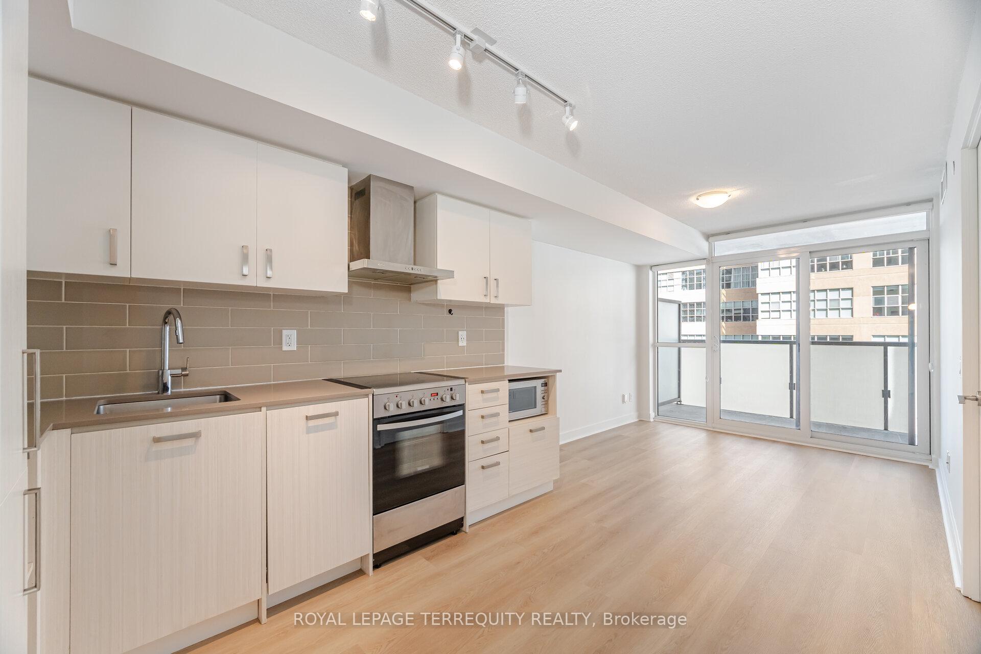 Photo 8 of Unit 405, 125 Redpath Avenue, Toronto, Mount Pleasant West — HOMEH