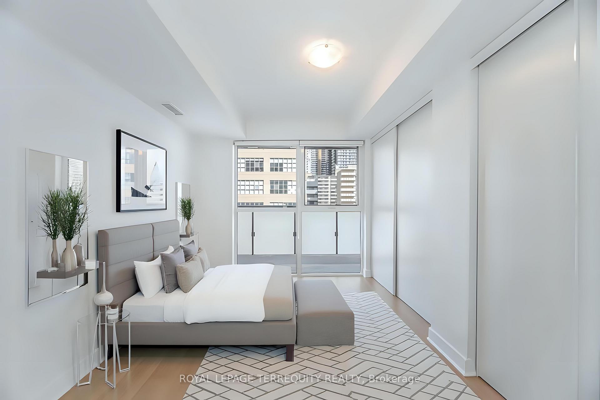 Photo 9 of Unit 405, 125 Redpath Avenue, Toronto, Mount Pleasant West — HOMEH
