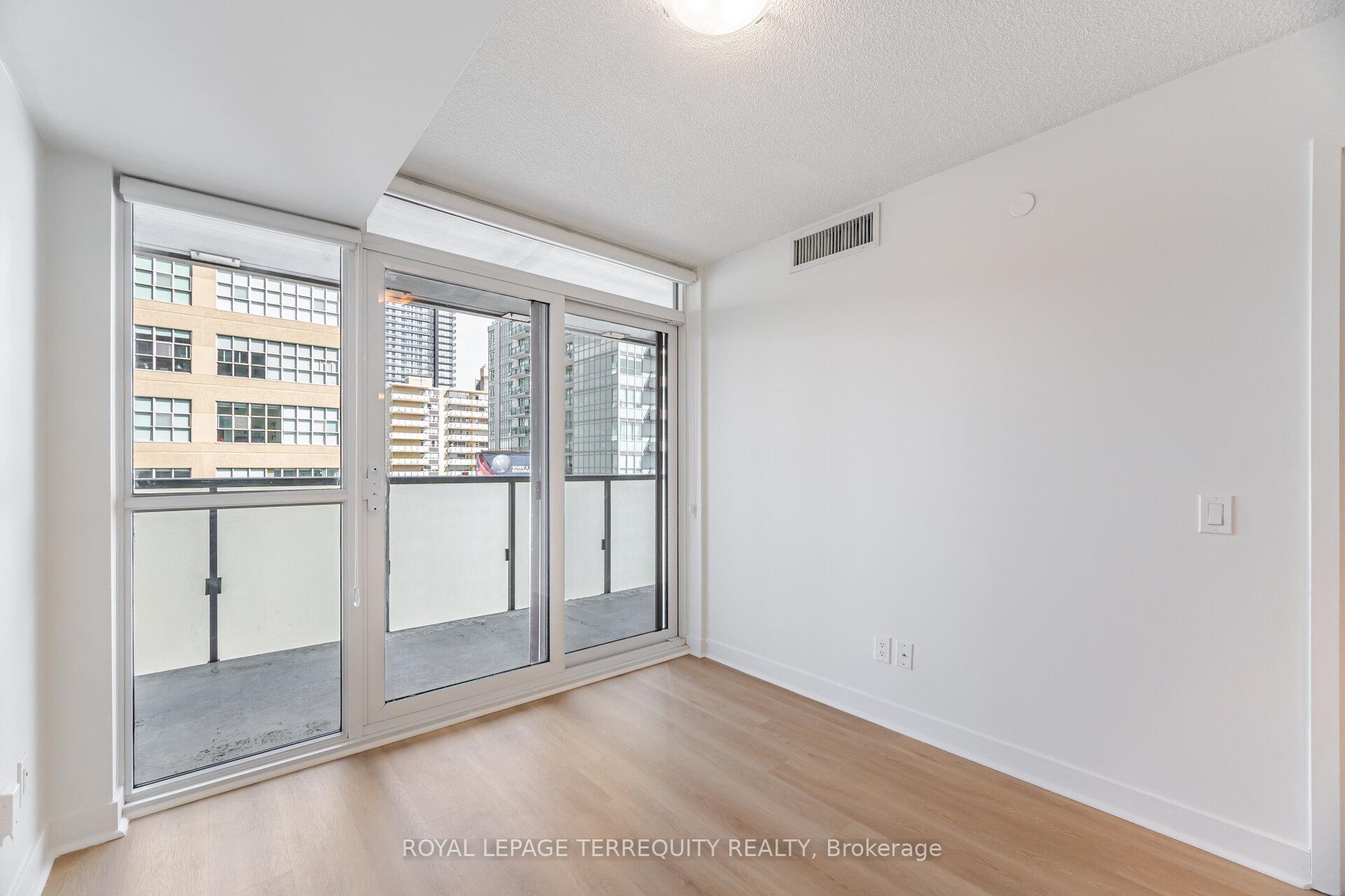 Photo 13 of Unit 405, 125 Redpath Avenue, Toronto, Mount Pleasant West — HOMEH