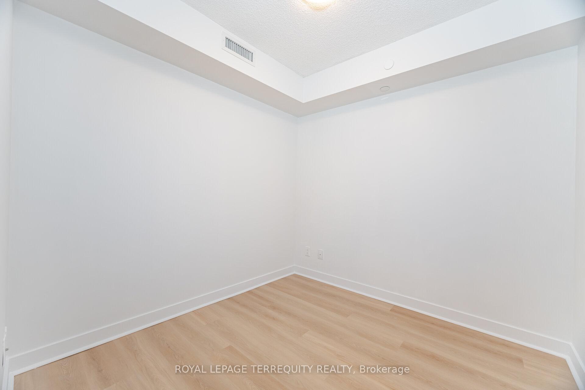 Photo 18 of Unit 405, 125 Redpath Avenue, Toronto, Mount Pleasant West — HOMEH