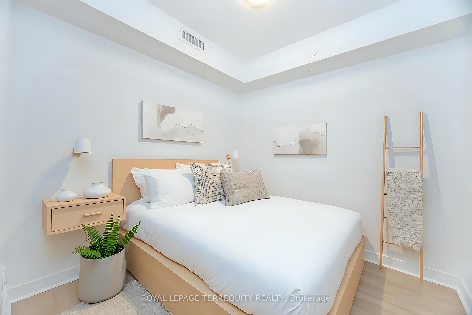 Photo 15 of Unit 405, 125 Redpath Avenue, Toronto, Mount Pleasant West — HOMEH