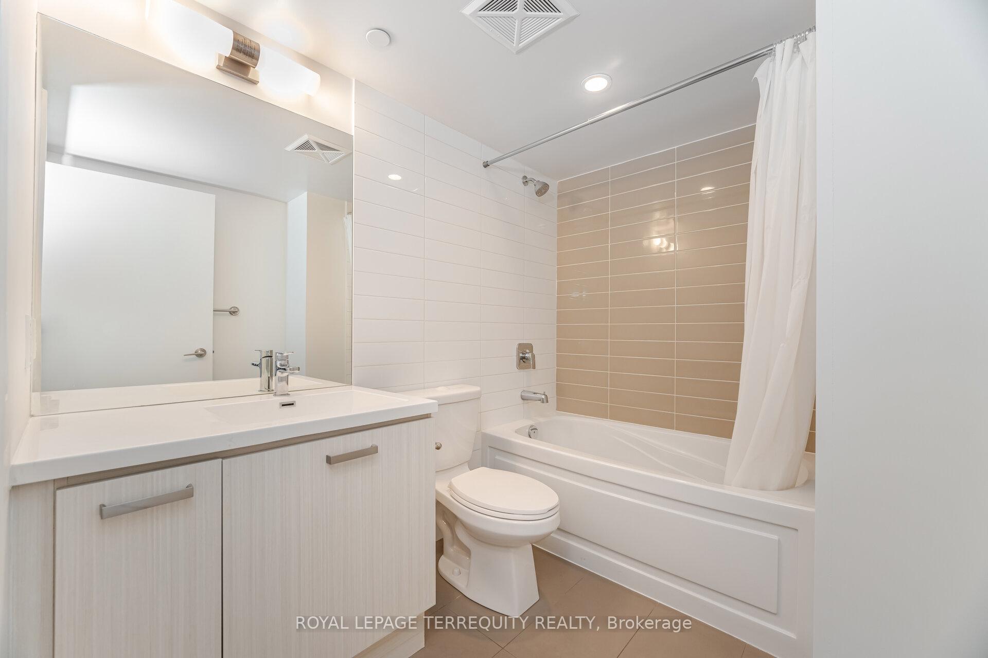 Photo 6 of Unit 405, 125 Redpath Avenue, Toronto, Mount Pleasant West — HOMEH