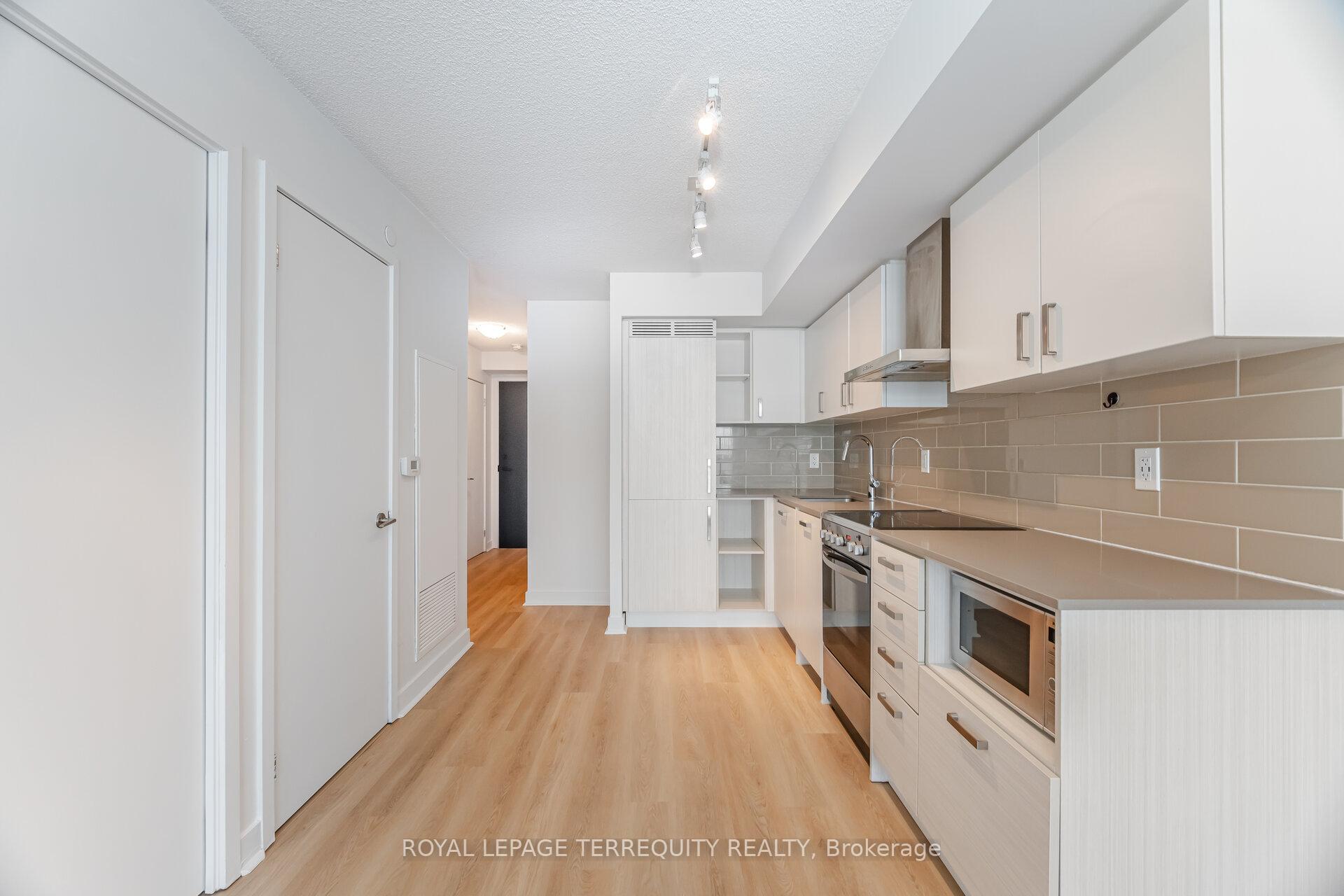 Photo 11 of Unit 405, 125 Redpath Avenue, Toronto, Mount Pleasant West — HOMEH