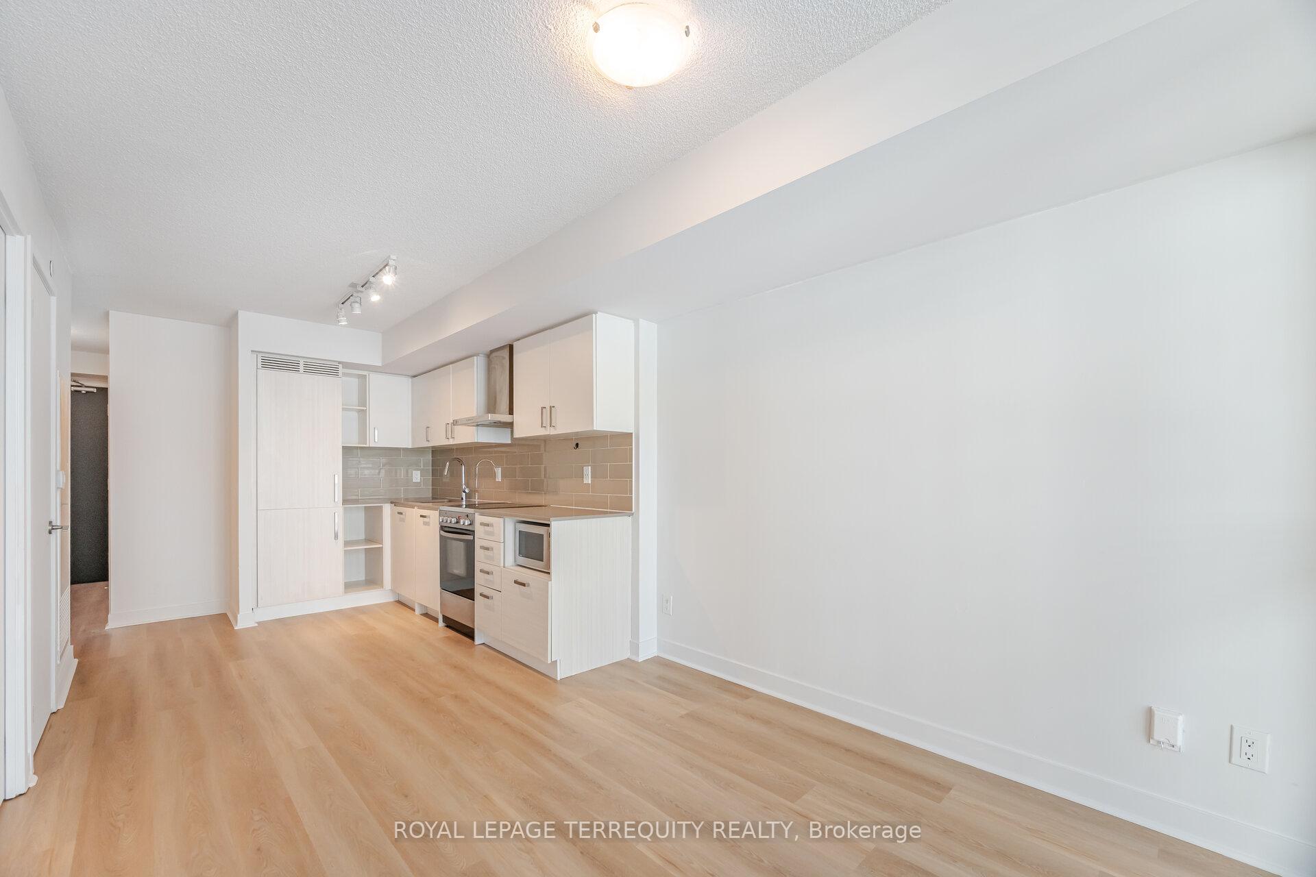 Photo 16 of Unit 405, 125 Redpath Avenue, Toronto, Mount Pleasant West — HOMEH