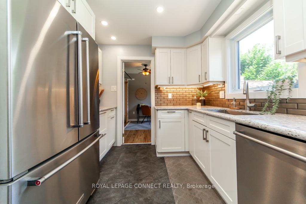 Photo 9 of 98 Chester Crescent, Scugog, Port Perry — HOMEH