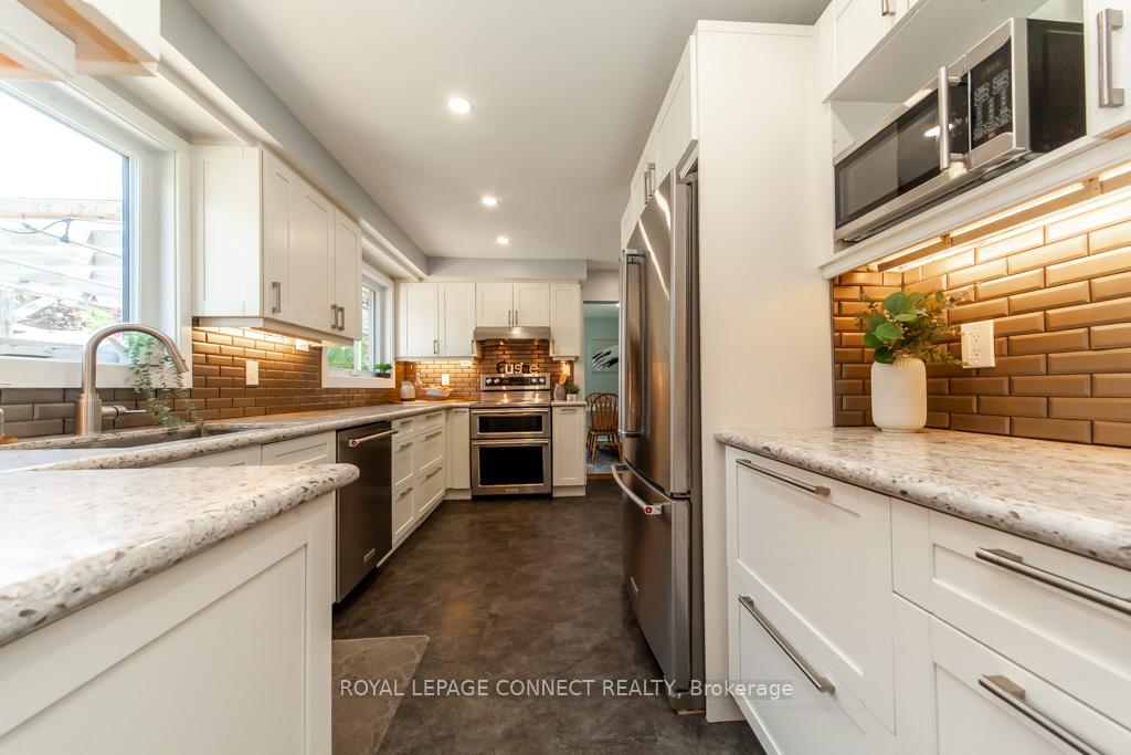 Photo 12 of 98 Chester Crescent, Scugog, Port Perry — HOMEH