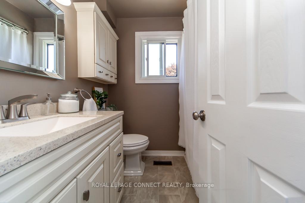 Photo 33 of 98 Chester Crescent, Scugog, Port Perry — HOMEH