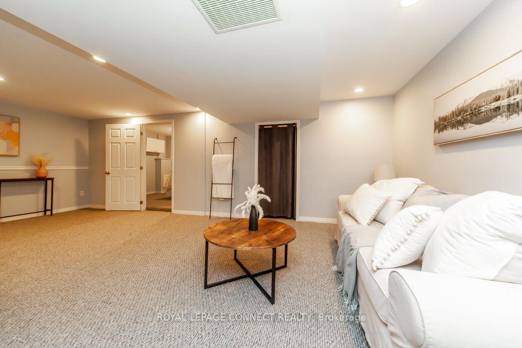 Photo 25 of 98 Chester Crescent, Scugog, Port Perry — HOMEH