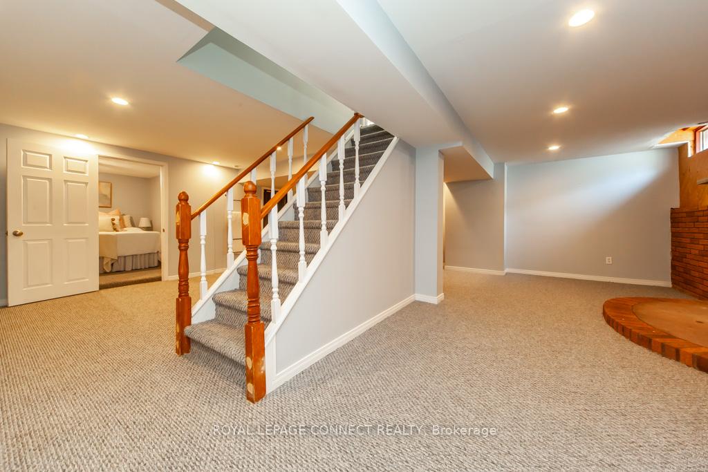 Photo 32 of 98 Chester Crescent, Scugog, Port Perry — HOMEH