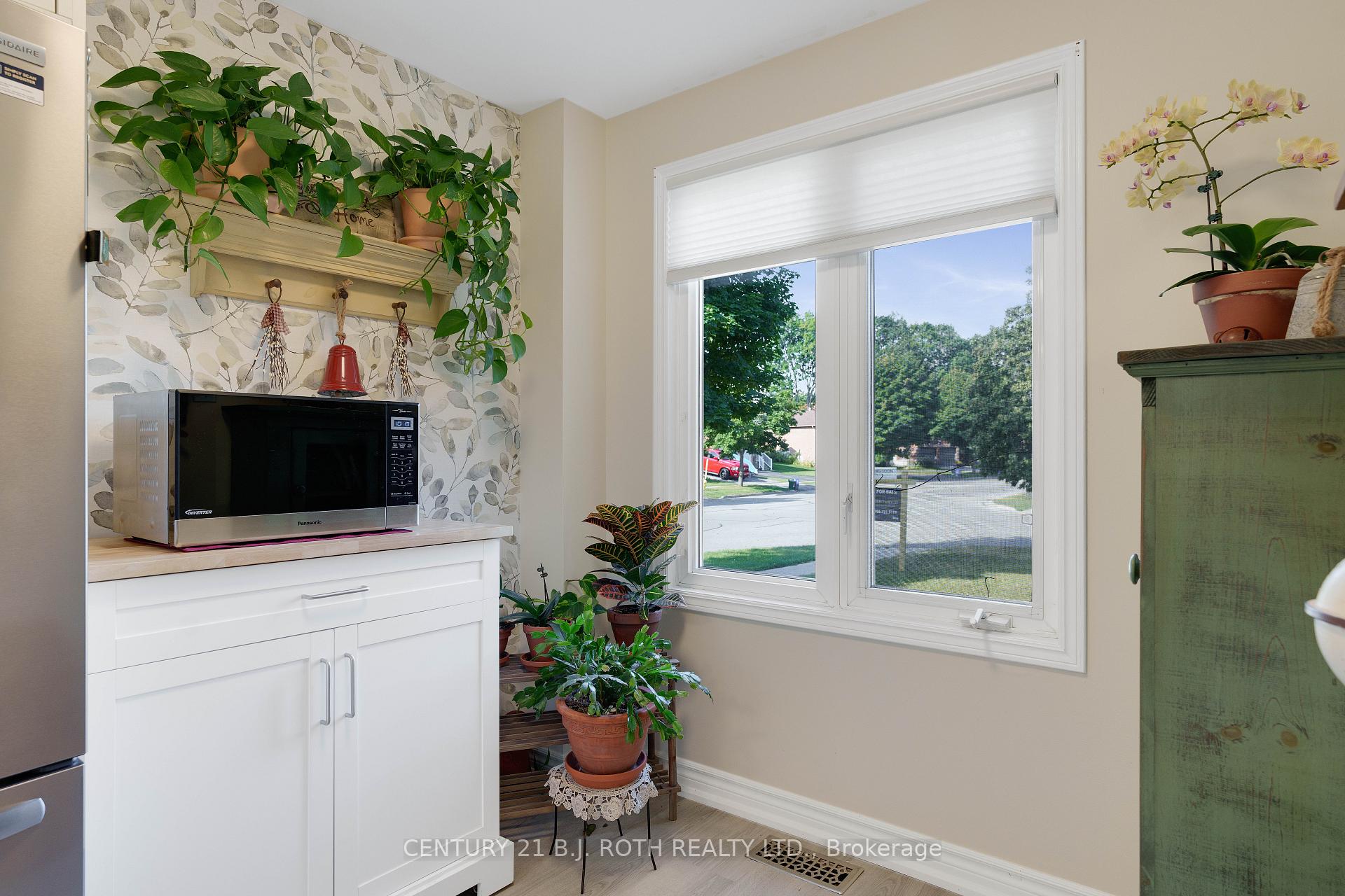 Photo 7 of 83 Geddes Crescent, Barrie, Northwest — HOMEH