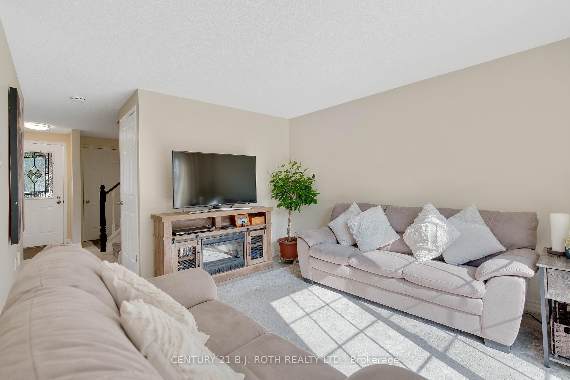 Photo 21 of 83 Geddes Crescent, Barrie, Northwest — HOMEH
