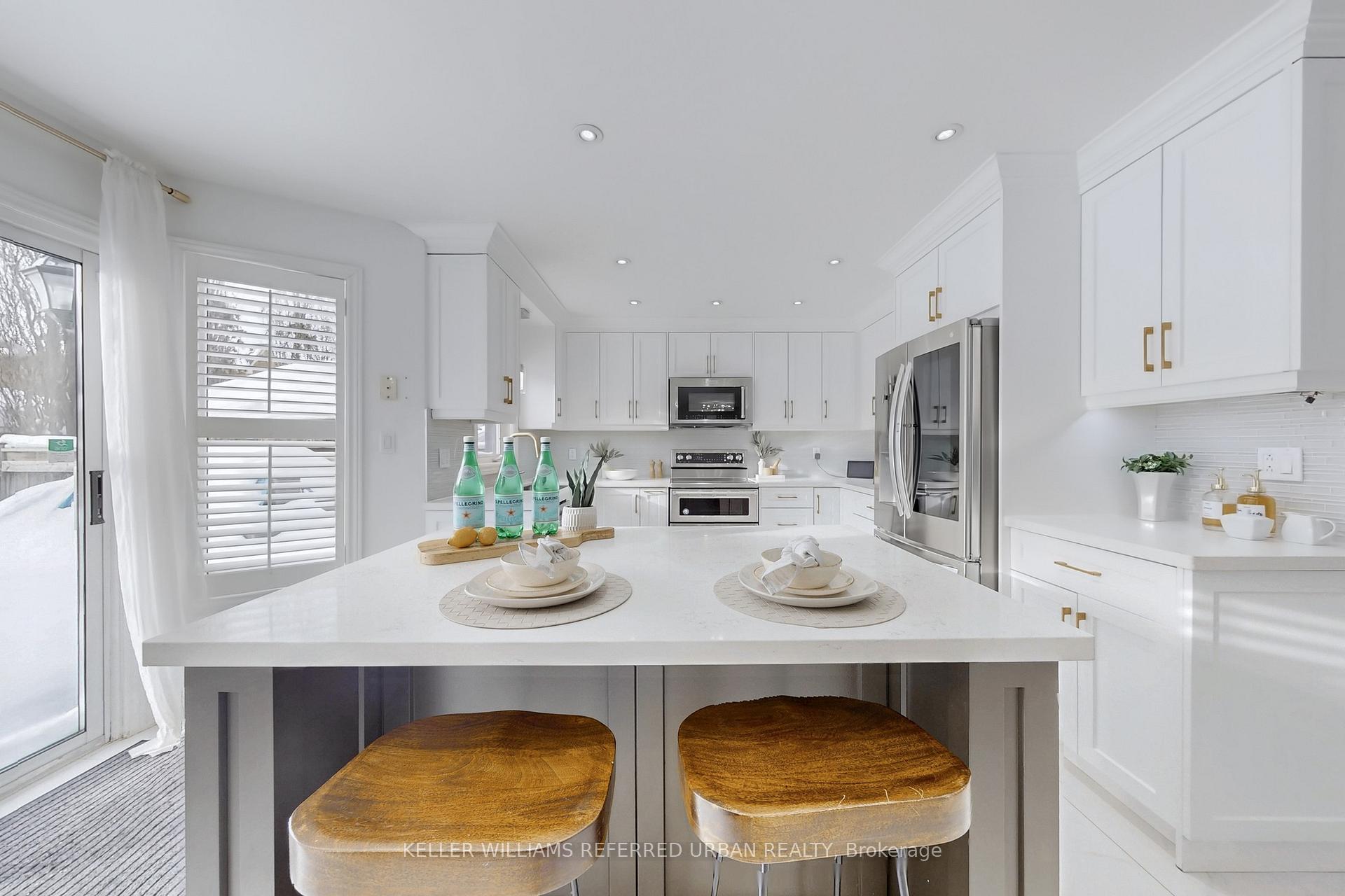Photo 10 of 6 Mazzone Drive, Vaughan, Vellore Village — HOMEH