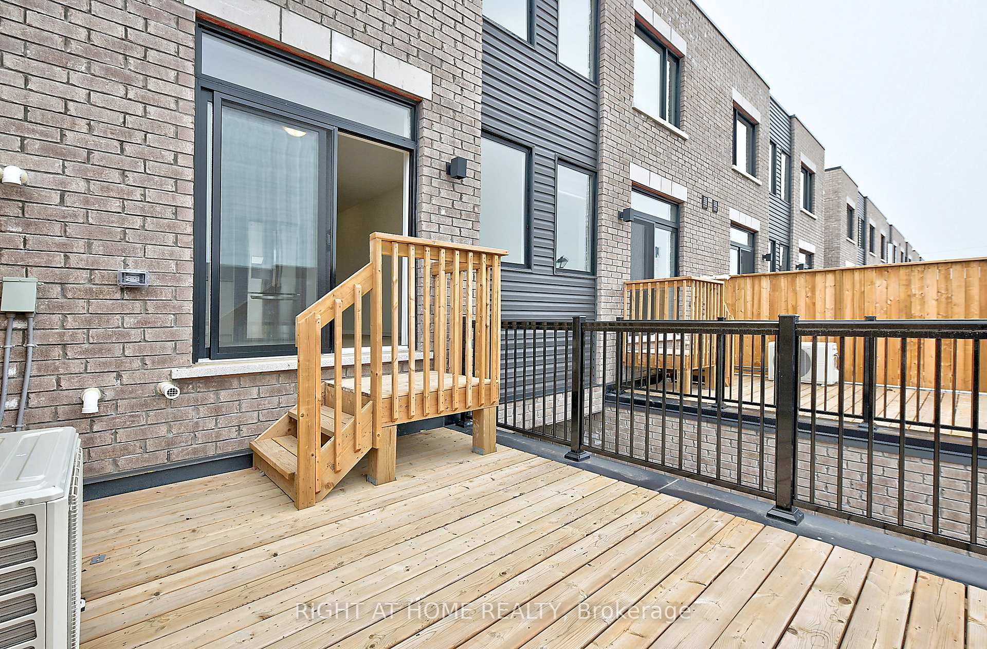 Photo 14 of 219 Monarch Avenue, Ajax, South East — HOMEH