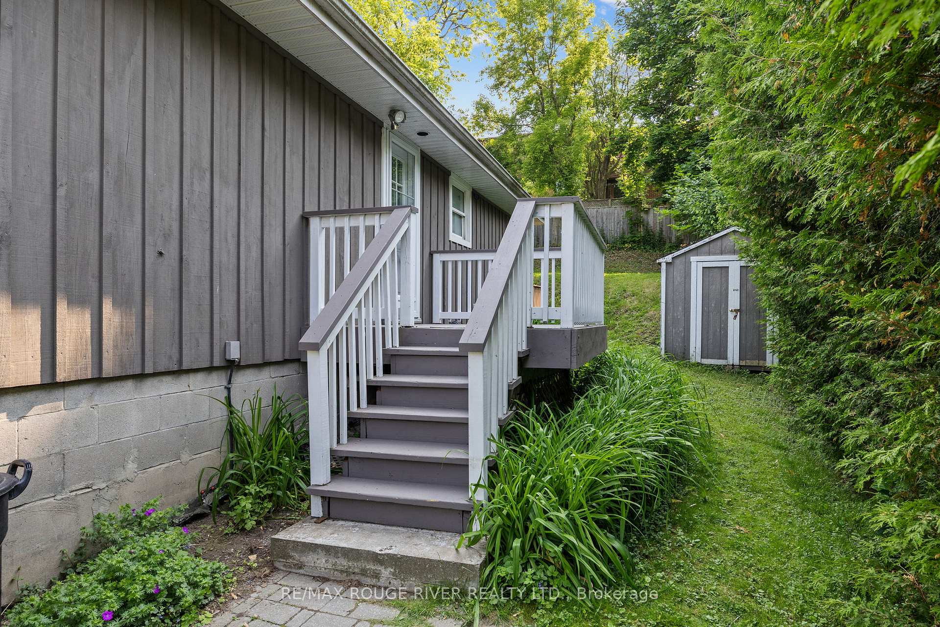 Photo 2 of 716 Hillcrest Road, Pickering, West Shore — HOMEH