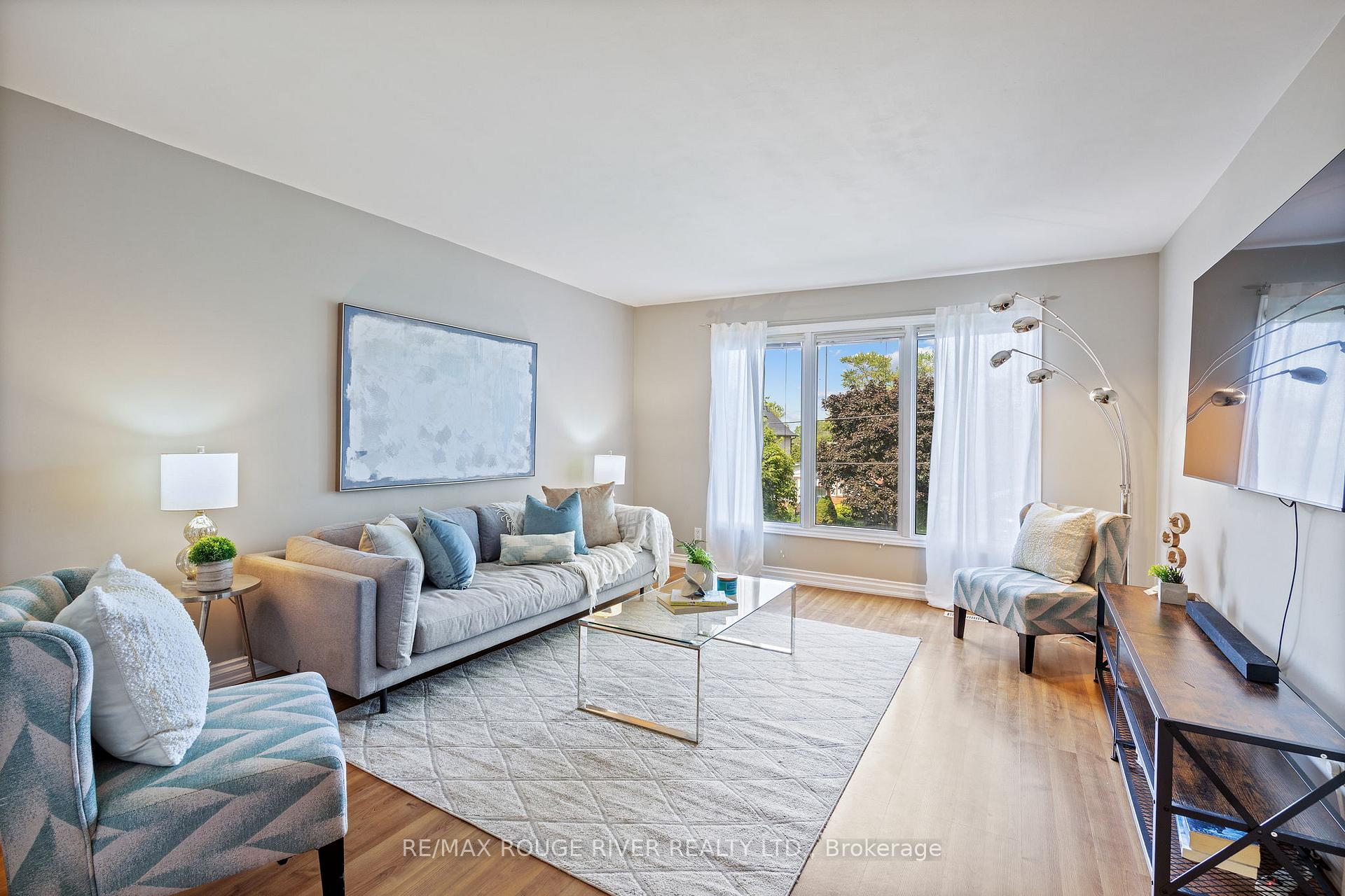 Photo 9 of 716 Hillcrest Road, Pickering, West Shore — HOMEH