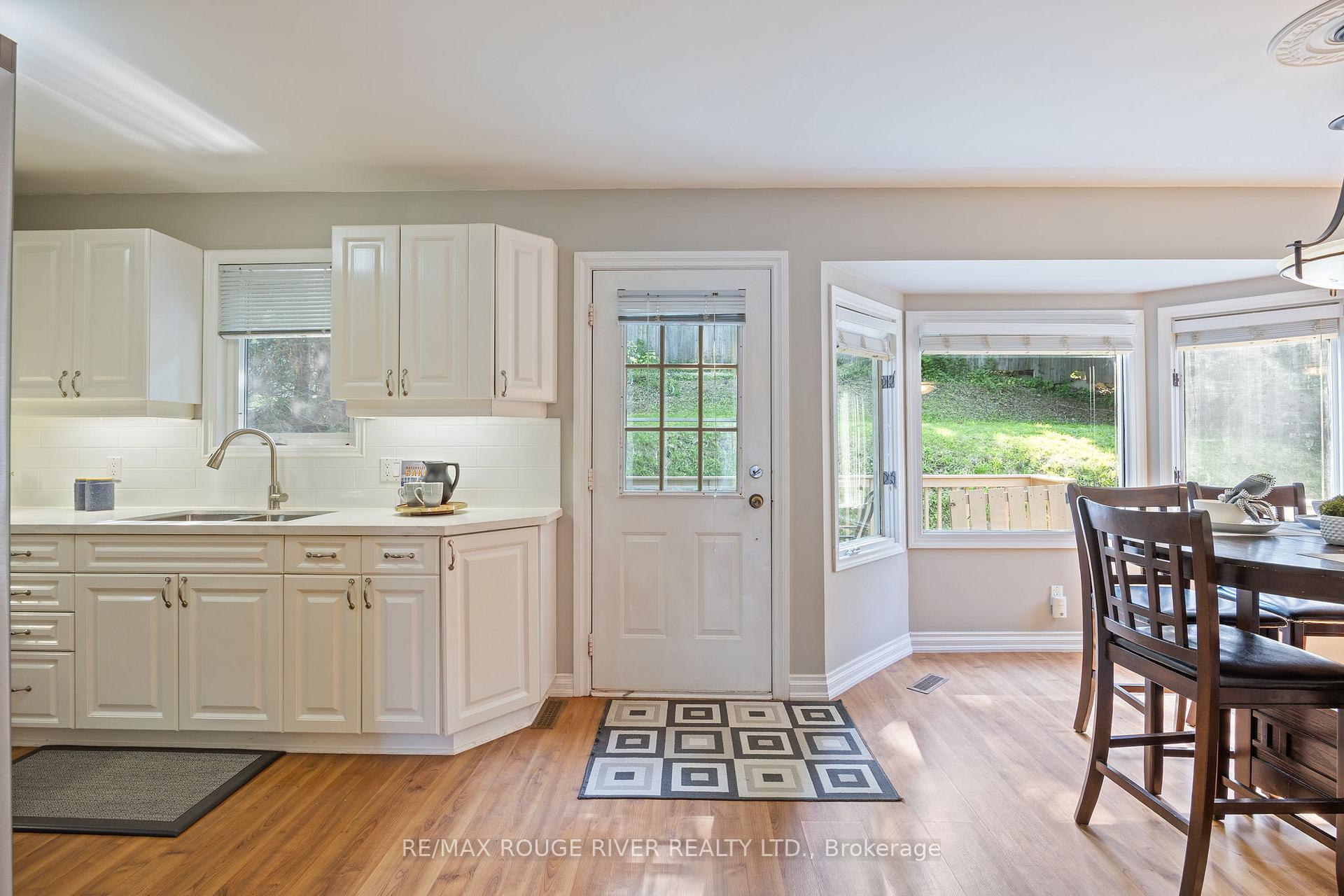 Photo 5 of 716 Hillcrest Road, Pickering, West Shore — HOMEH