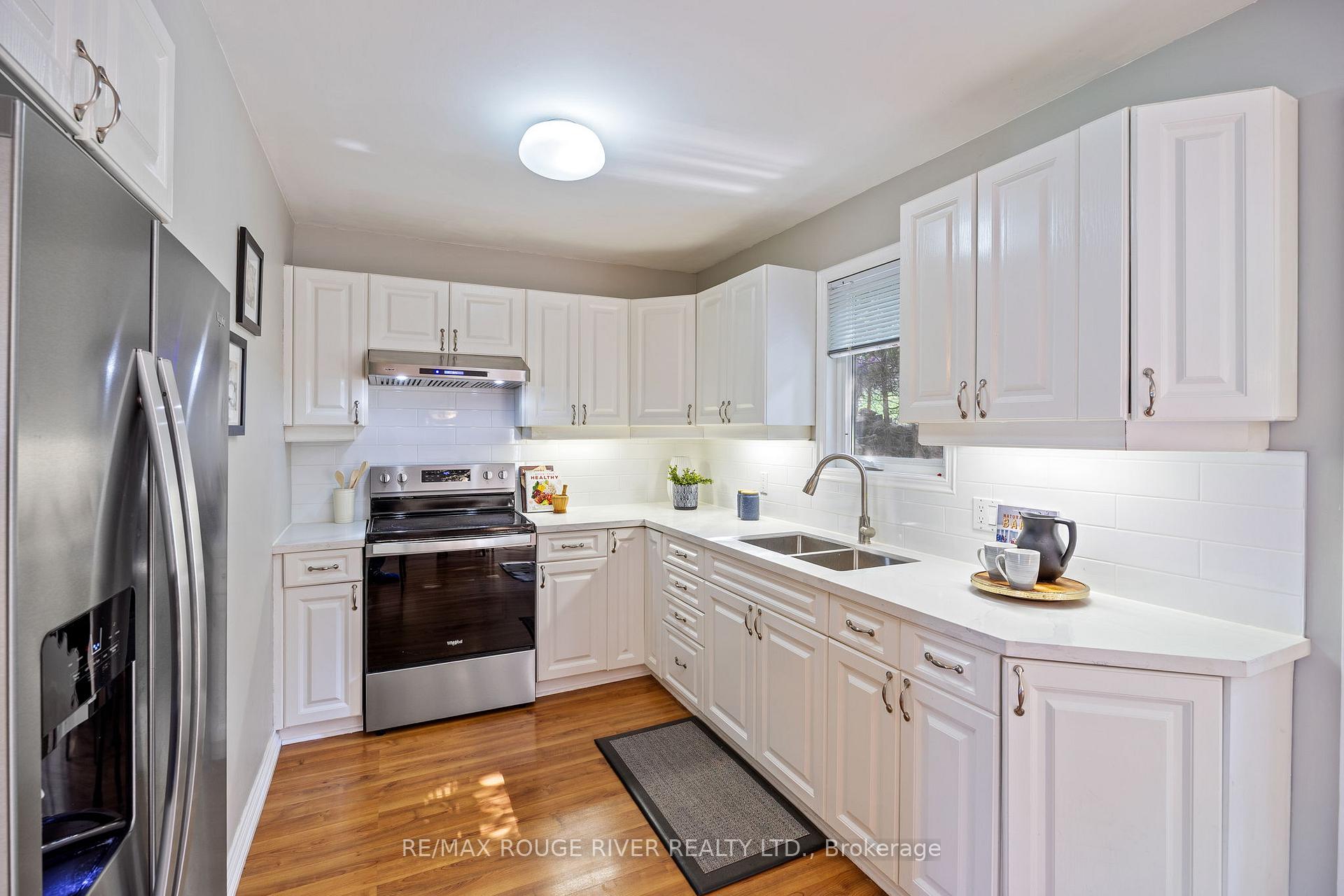 Photo 11 of 716 Hillcrest Road, Pickering, West Shore — HOMEH