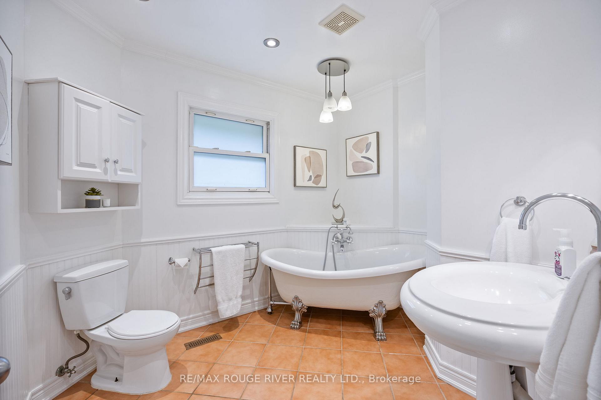 Photo 17 of 716 Hillcrest Road, Pickering, West Shore — HOMEH