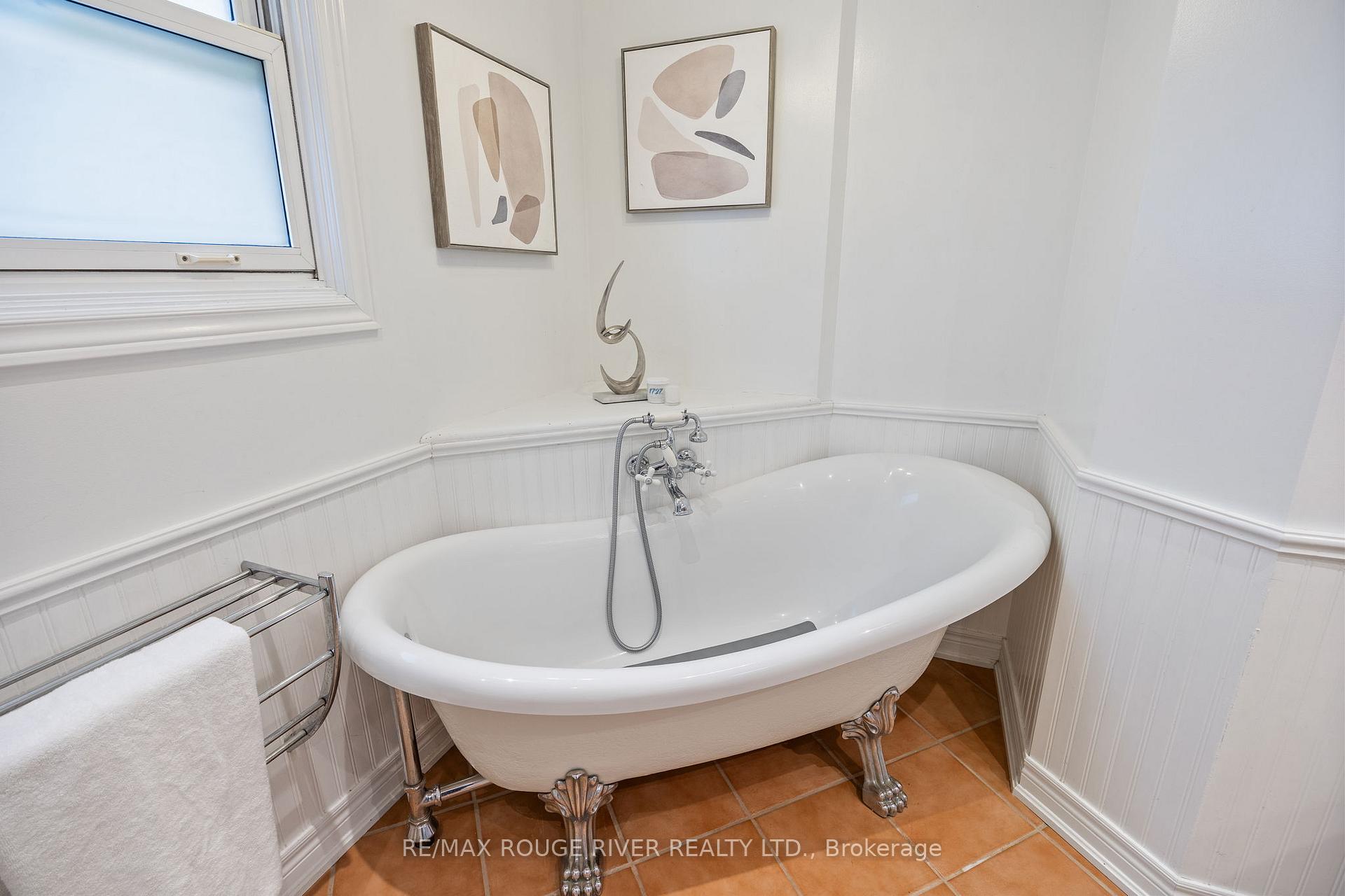 Photo 16 of 716 Hillcrest Road, Pickering, West Shore — HOMEH