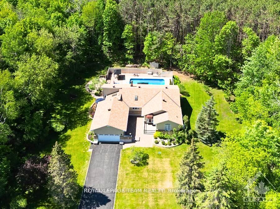 Photo 1 of 16 Kimini Drive, Ottawa, Remainder of Stittsville & Area — HOMEH