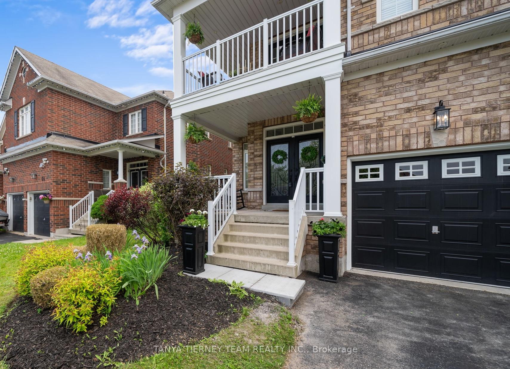Photo 2 of 116 Cachet Boulevard, Whitby, Brooklin — HOMEH