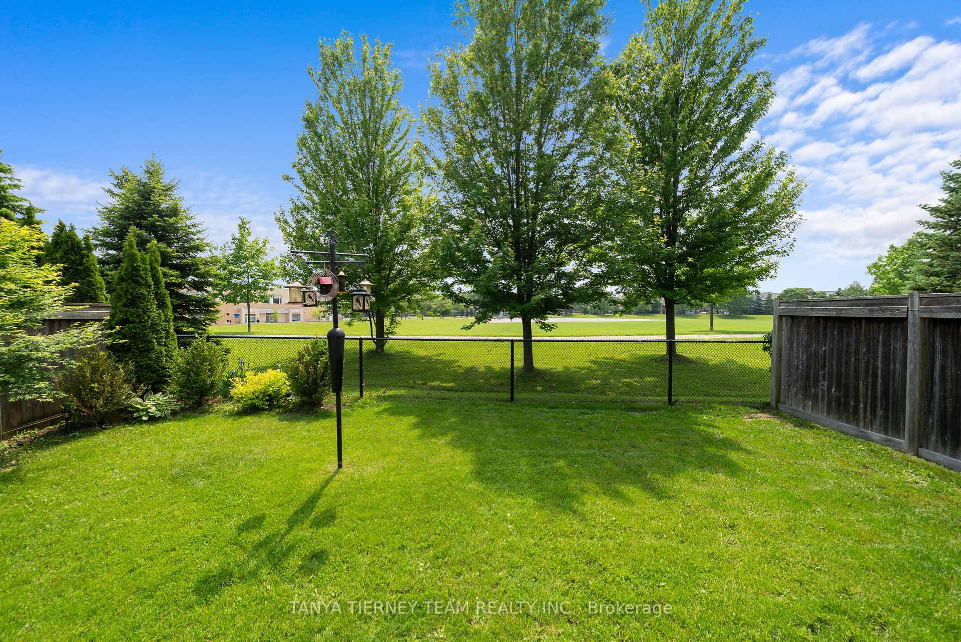 Photo 36 of 116 Cachet Boulevard, Whitby, Brooklin — HOMEH