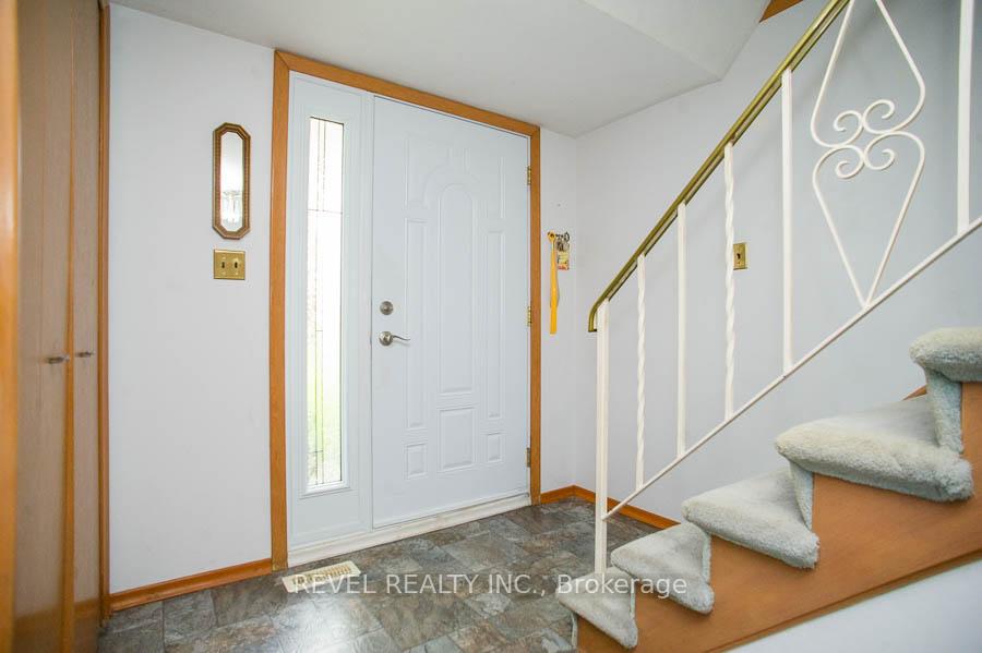 Photo 6 of 15 Sprucehill Drive, Brantford — HOMEH