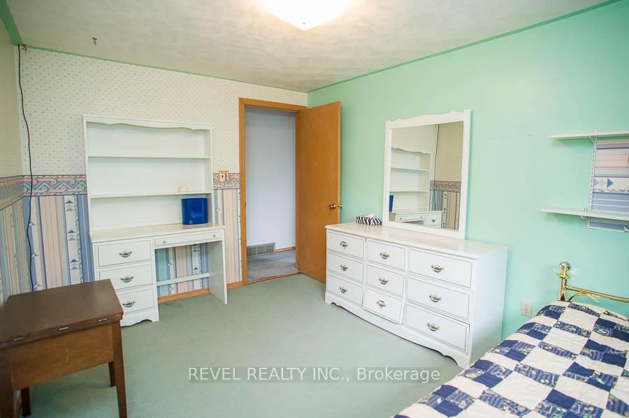 Photo 11 of 15 Sprucehill Drive, Brantford — HOMEH