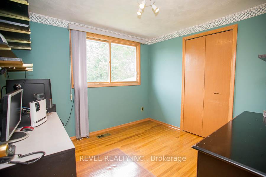 Photo 21 of 15 Sprucehill Drive, Brantford — HOMEH
