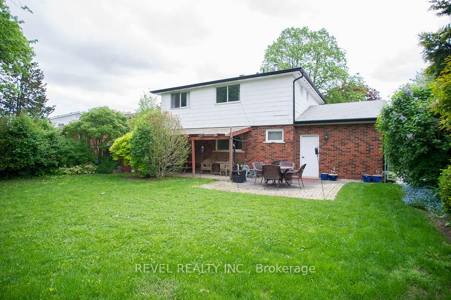 Photo 25 of 15 Sprucehill Drive, Brantford — HOMEH