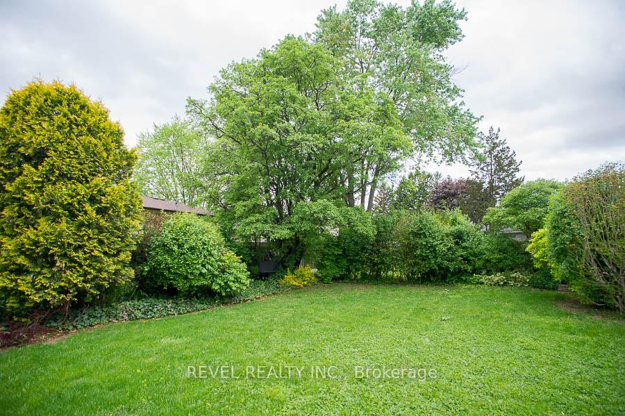 Photo 26 of 15 Sprucehill Drive, Brantford — HOMEH