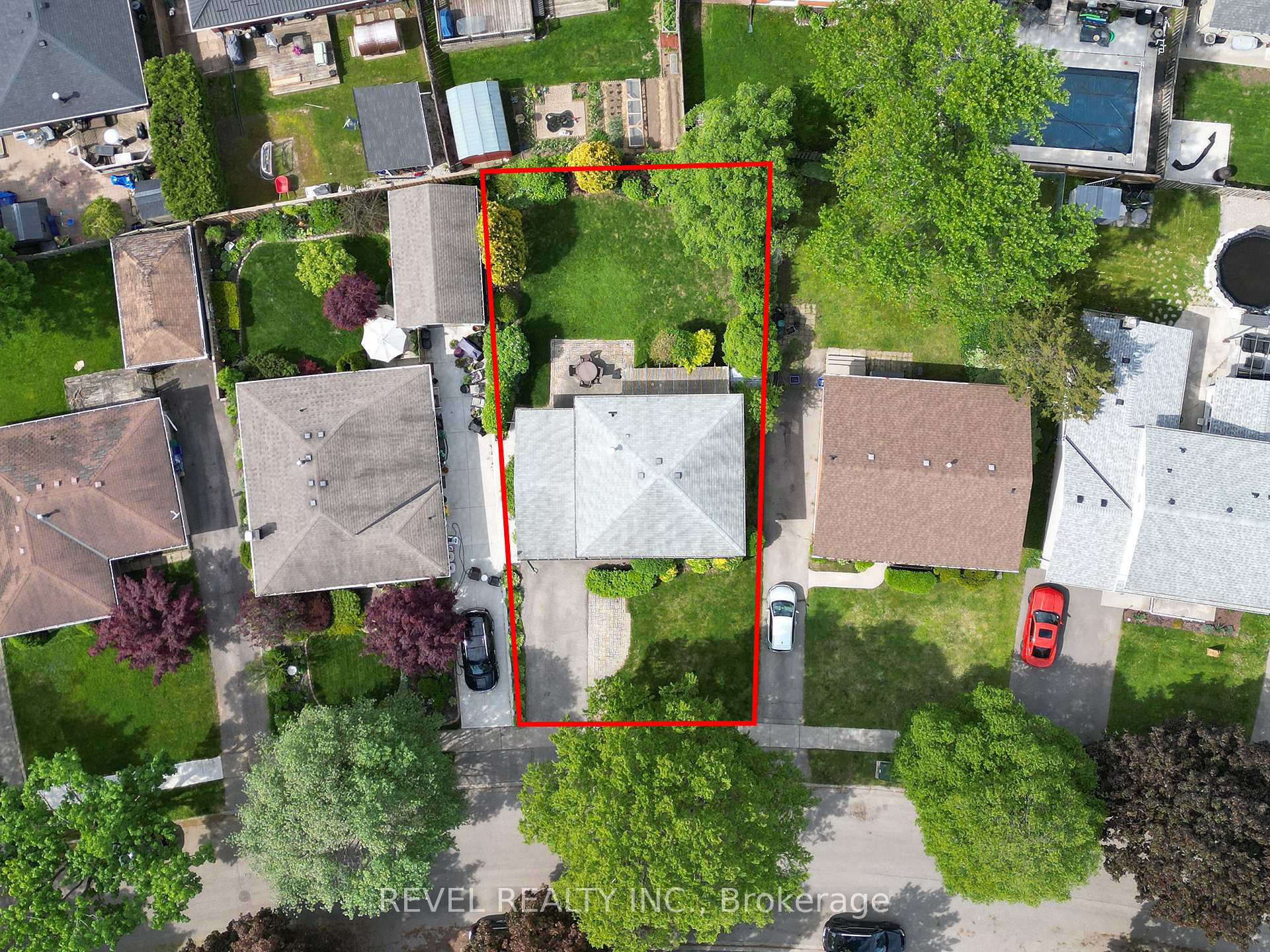 Photo 28 of 15 Sprucehill Drive, Brantford — HOMEH