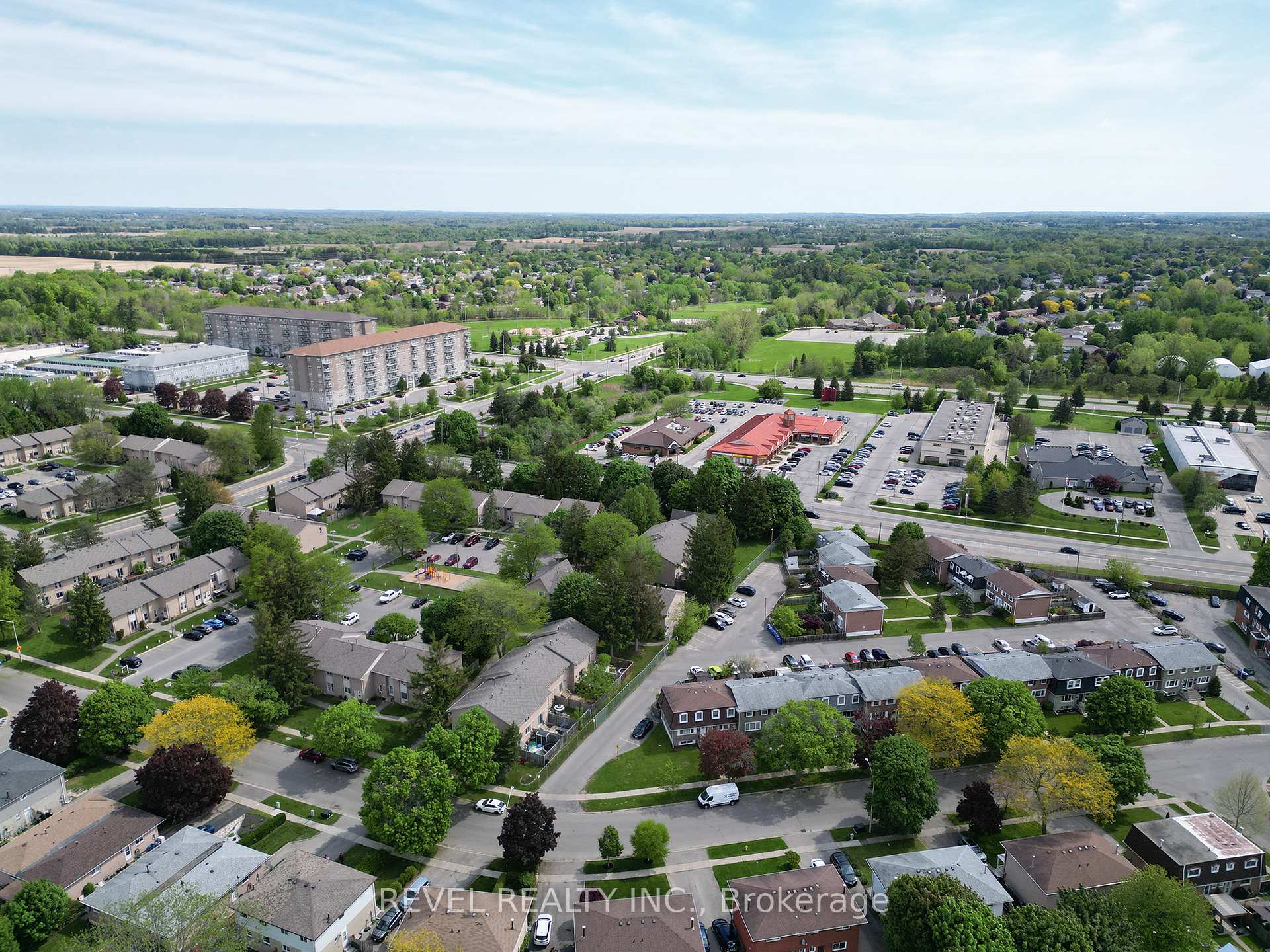Photo 31 of 15 Sprucehill Drive, Brantford — HOMEH