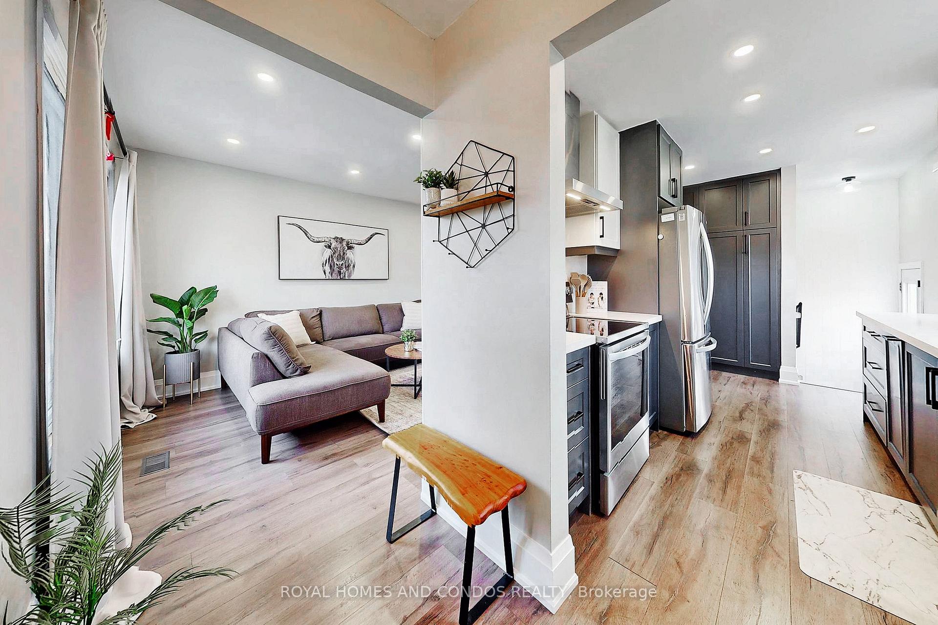 Photo 2 of 46 Nora Court, Cambridge, Silver Heights — HOMEH