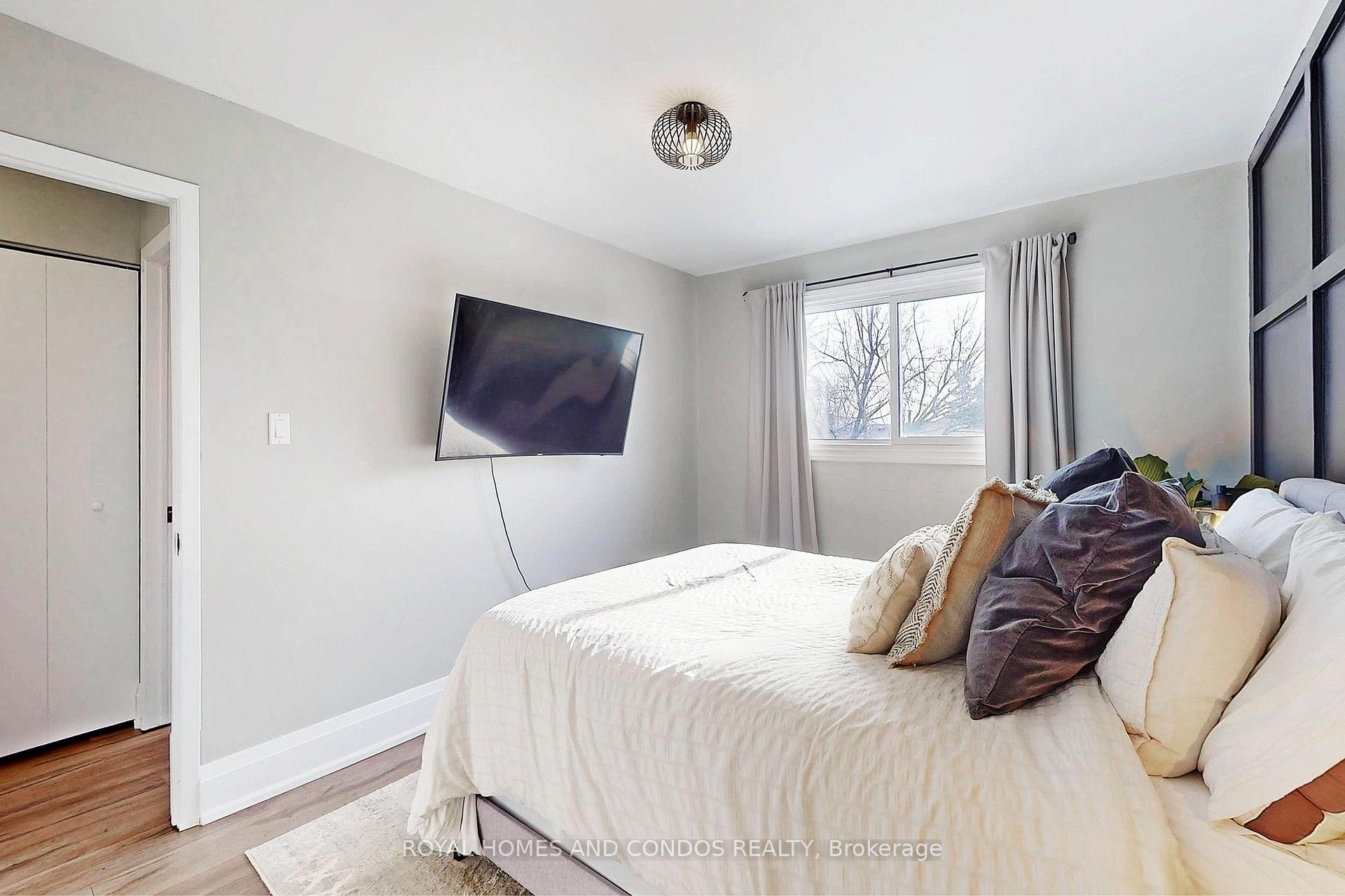 Photo 14 of 46 Nora Court, Cambridge, Silver Heights — HOMEH