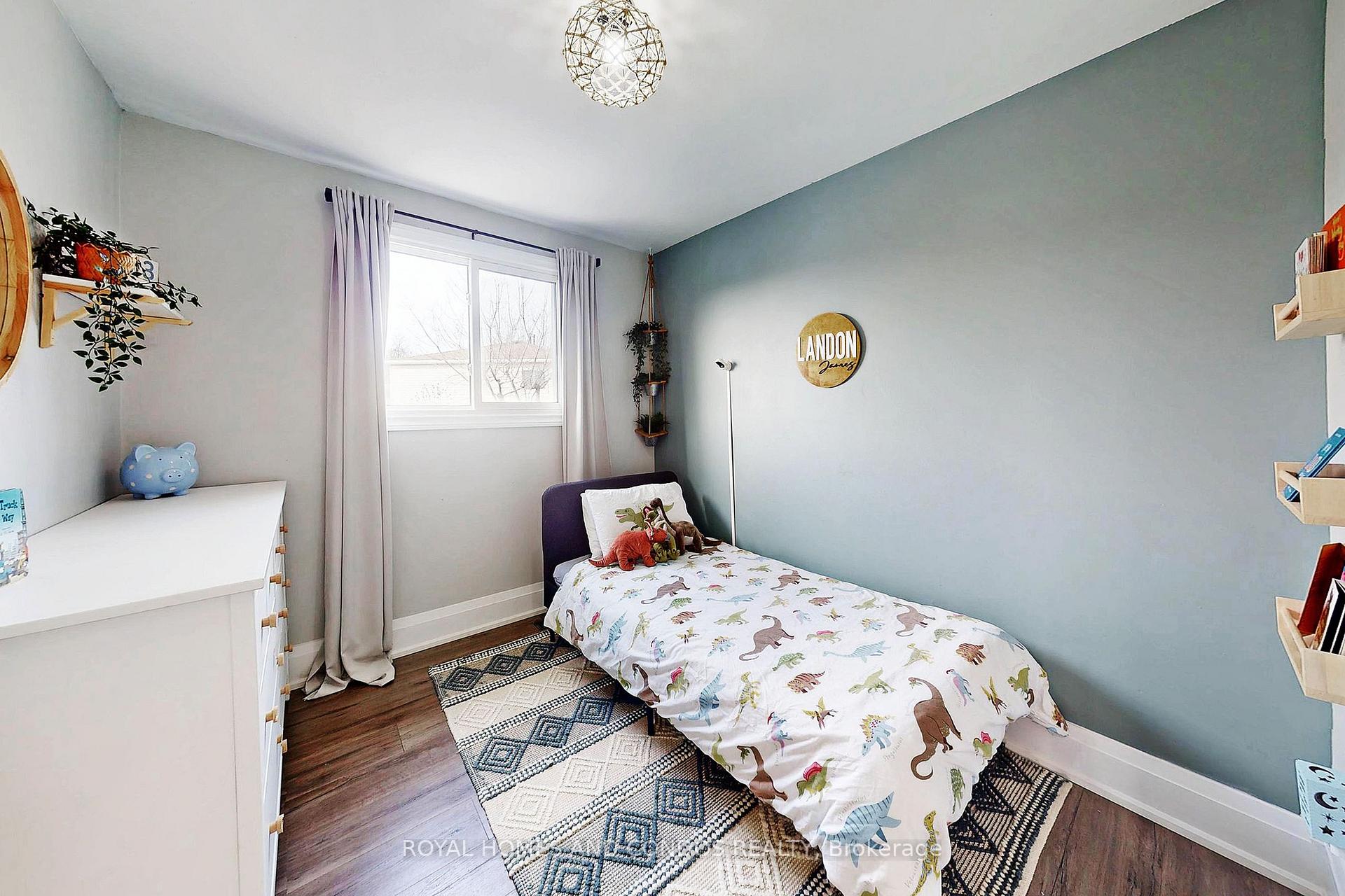 Photo 24 of 46 Nora Court, Cambridge, Silver Heights — HOMEH