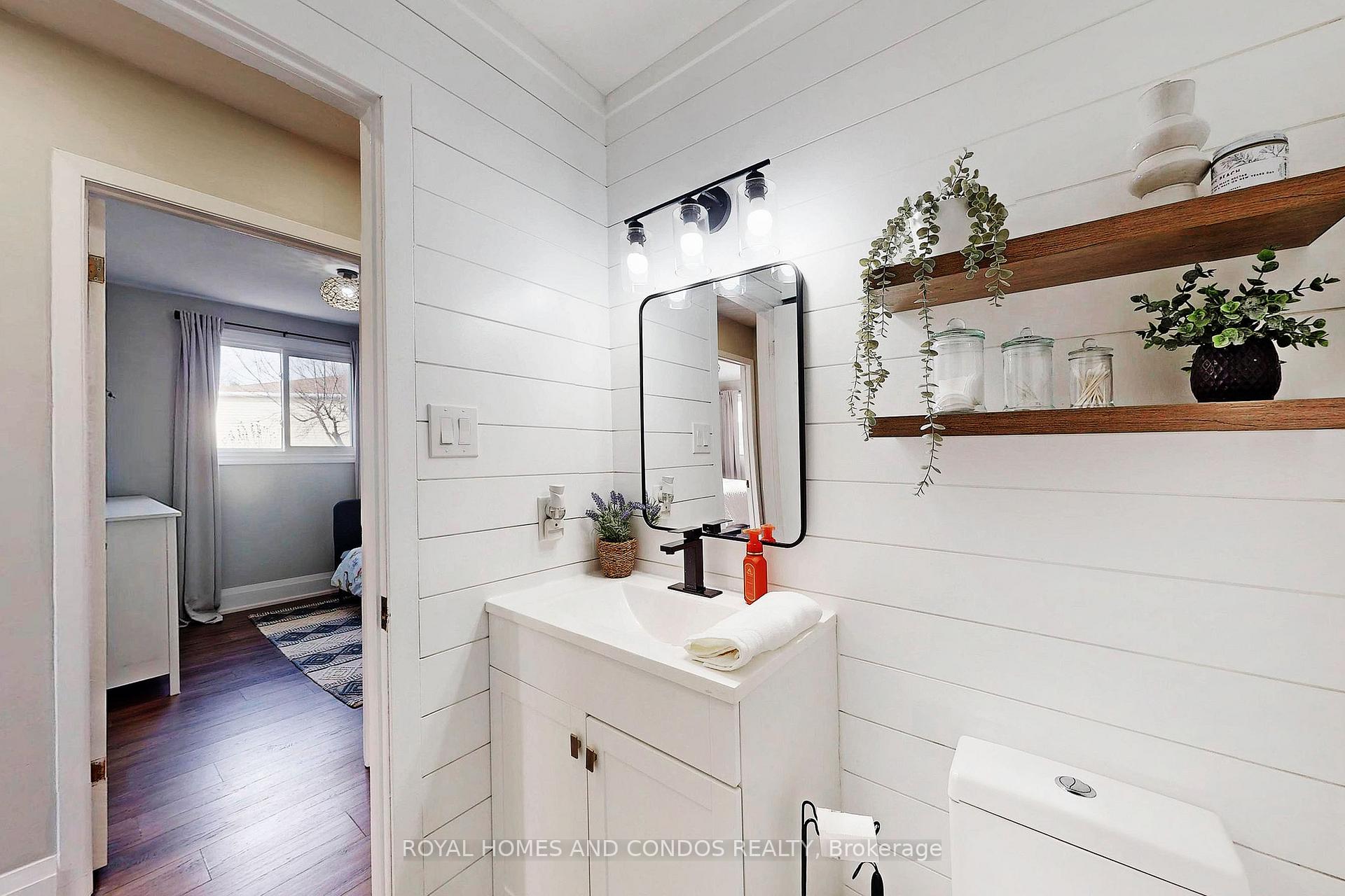 Photo 18 of 46 Nora Court, Cambridge, Silver Heights — HOMEH