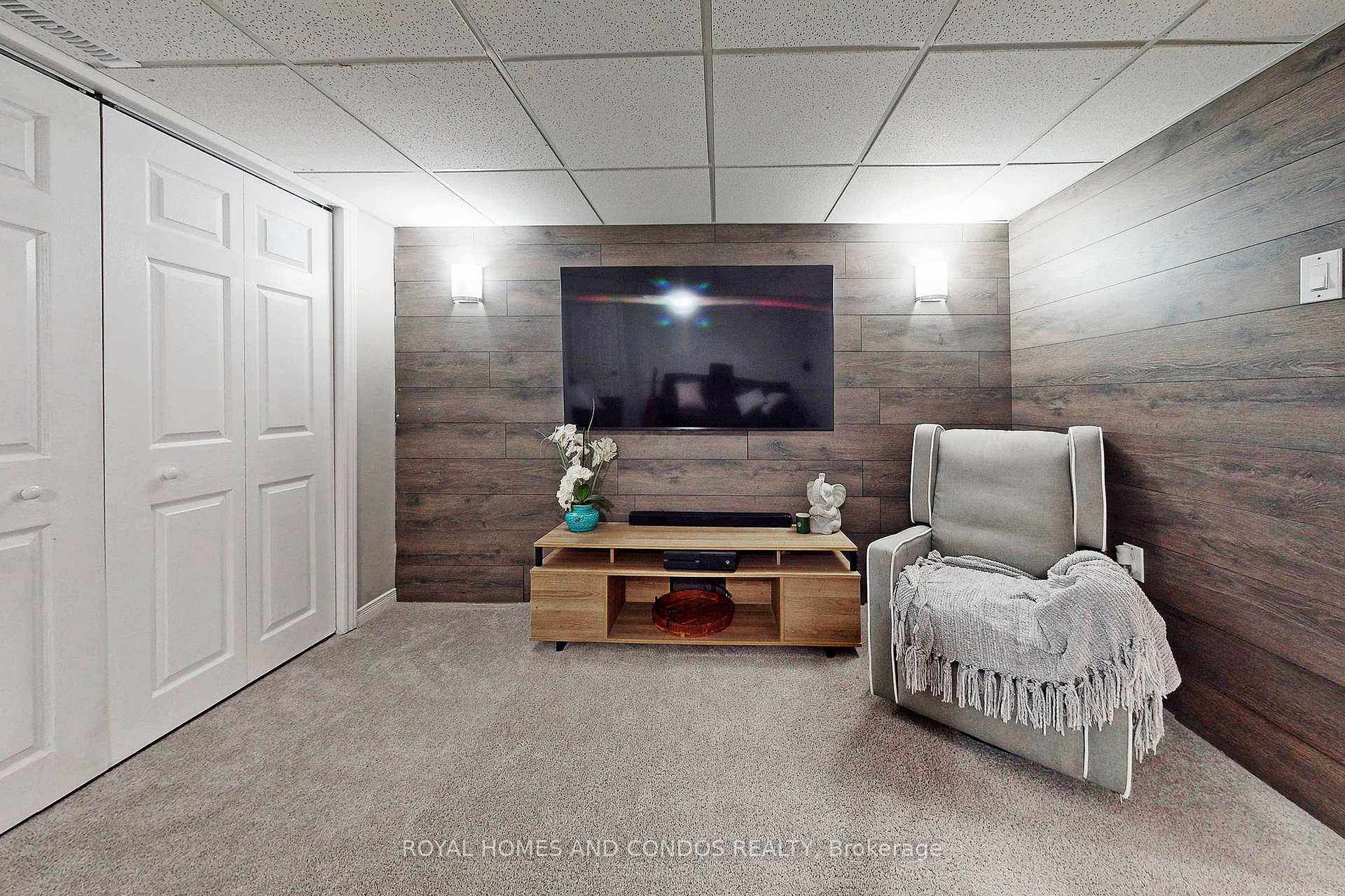 Photo 27 of 46 Nora Court, Cambridge, Silver Heights — HOMEH