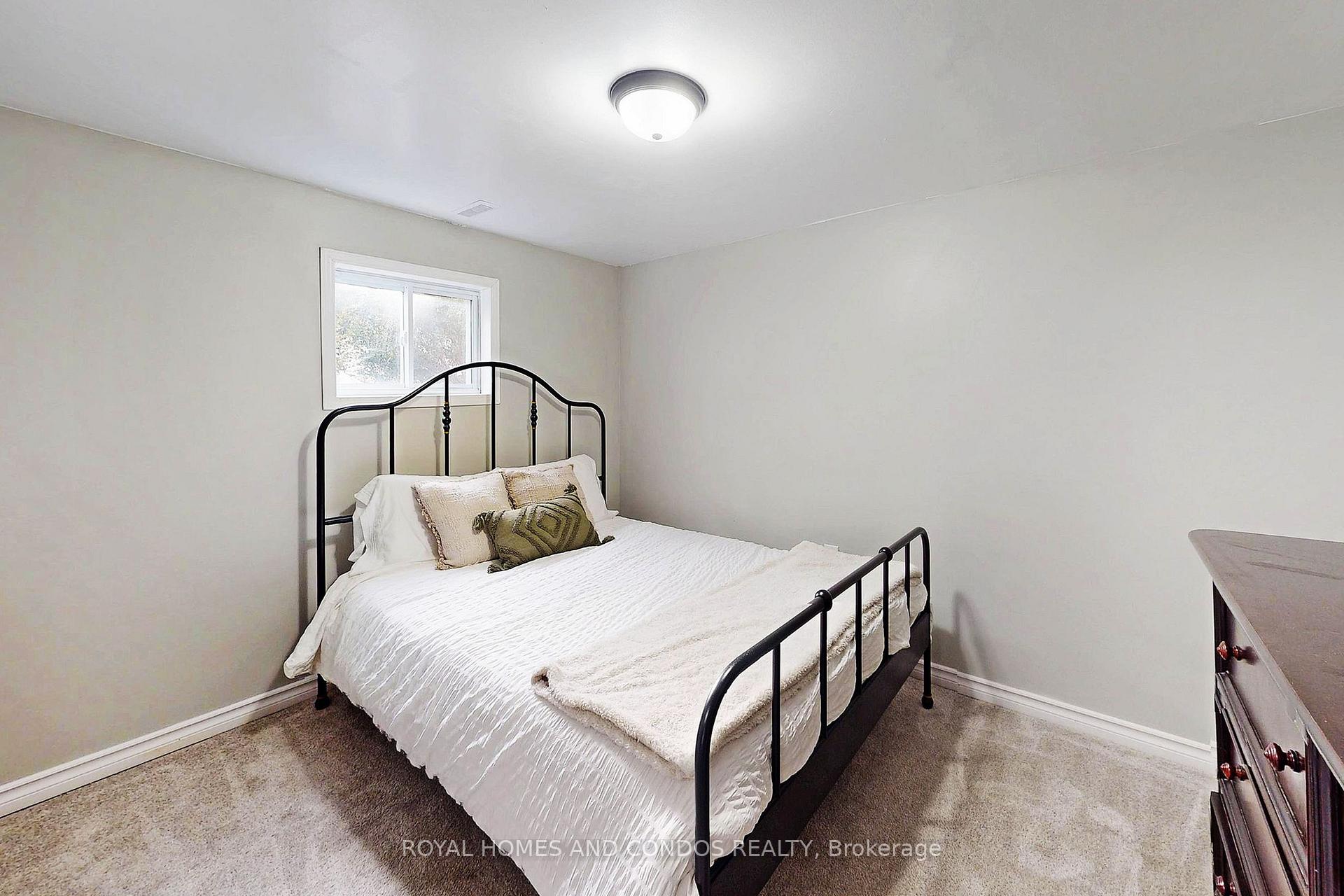 Photo 44 of 46 Nora Court, Cambridge, Silver Heights — HOMEH