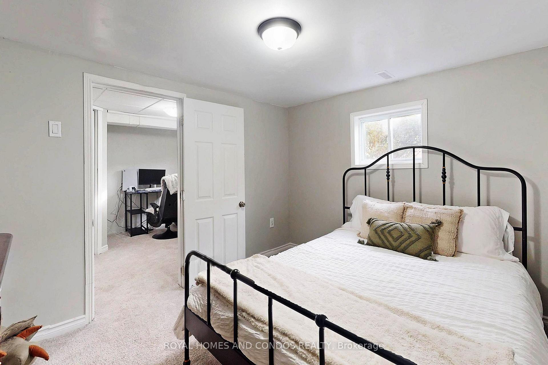 Photo 26 of 46 Nora Court, Cambridge, Silver Heights — HOMEH