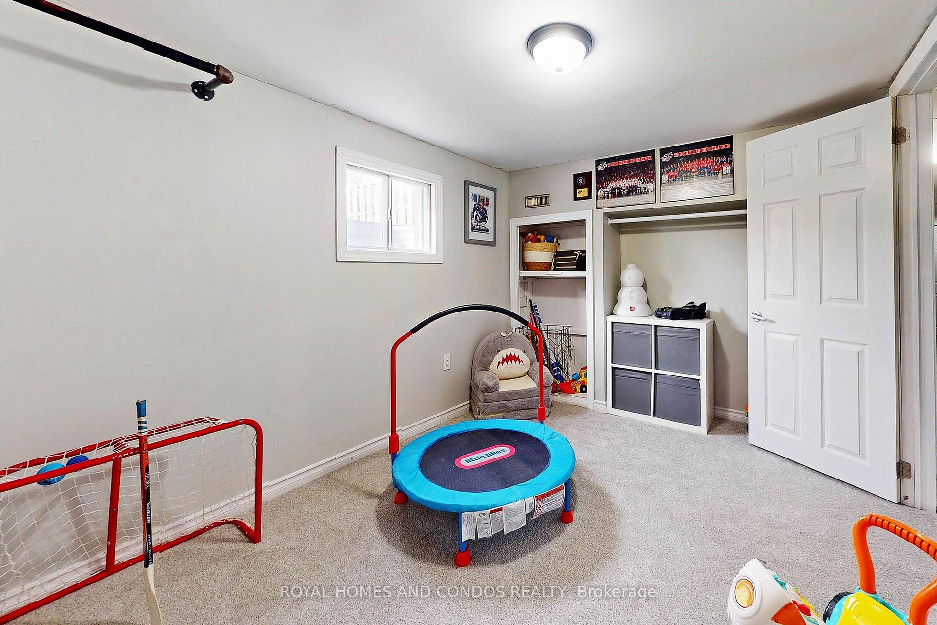 Photo 35 of 46 Nora Court, Cambridge, Silver Heights — HOMEH