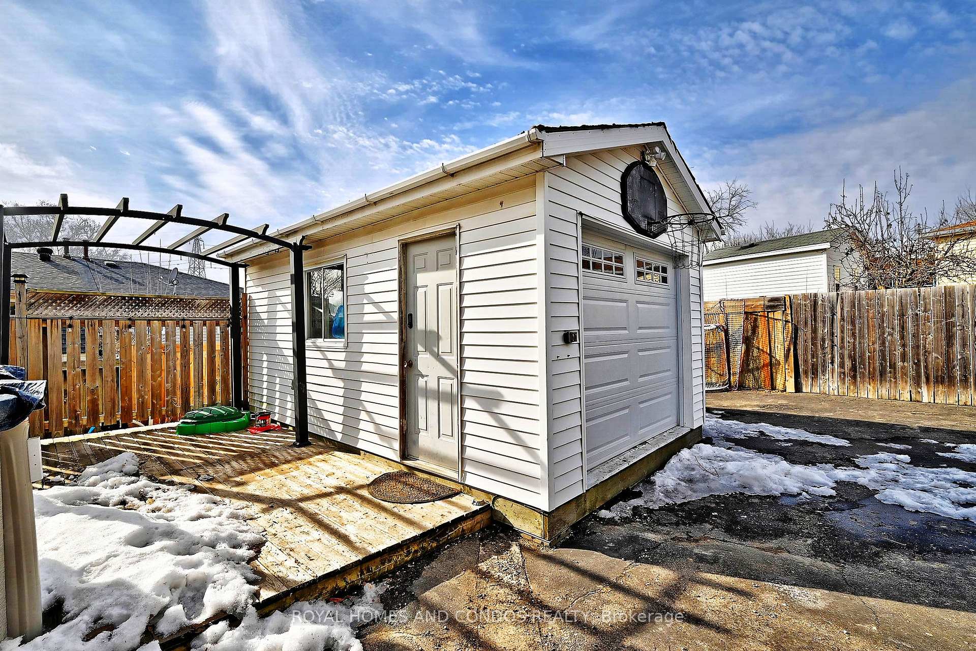 Photo 43 of 46 Nora Court, Cambridge, Silver Heights — HOMEH