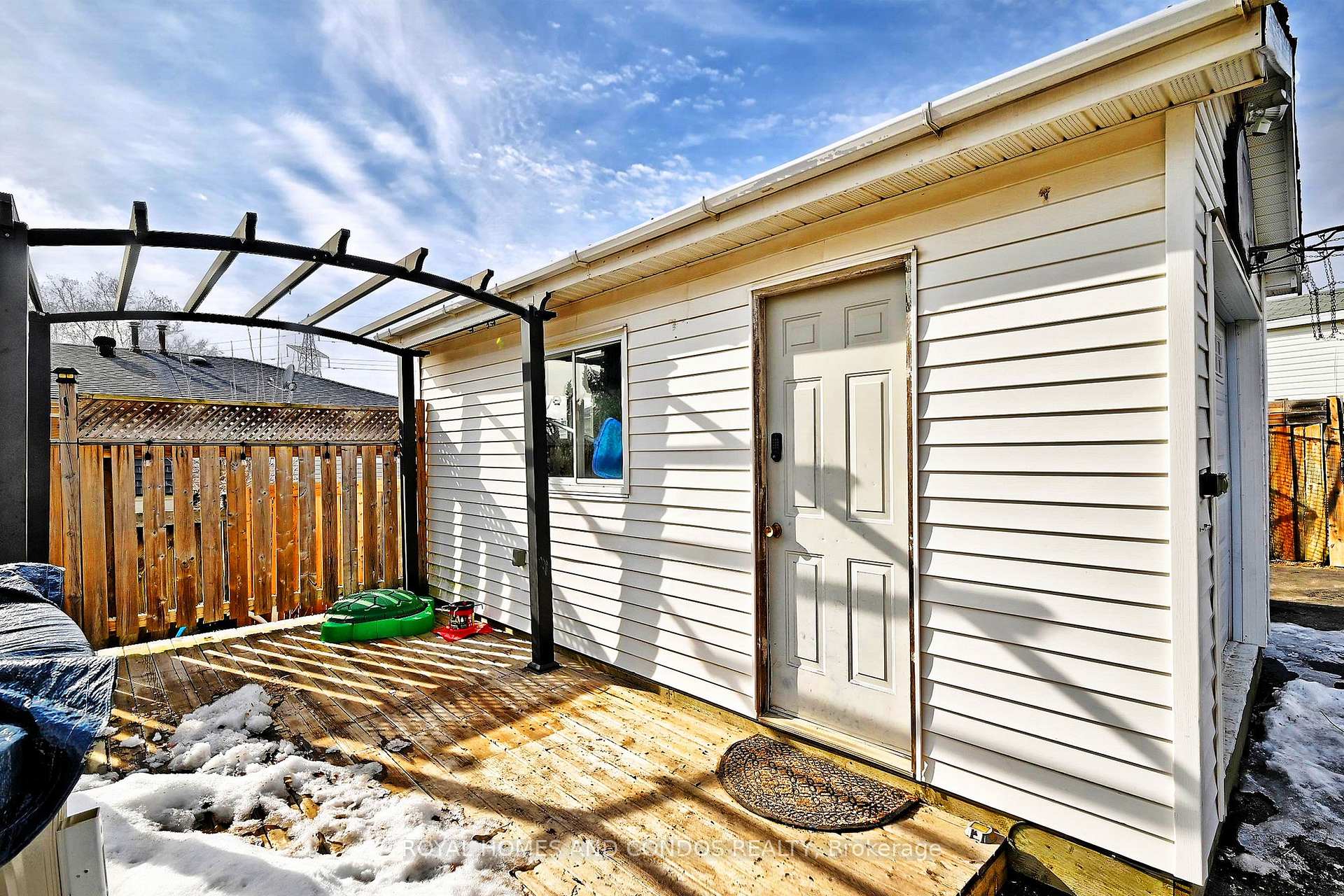 Photo 41 of 46 Nora Court, Cambridge, Silver Heights — HOMEH