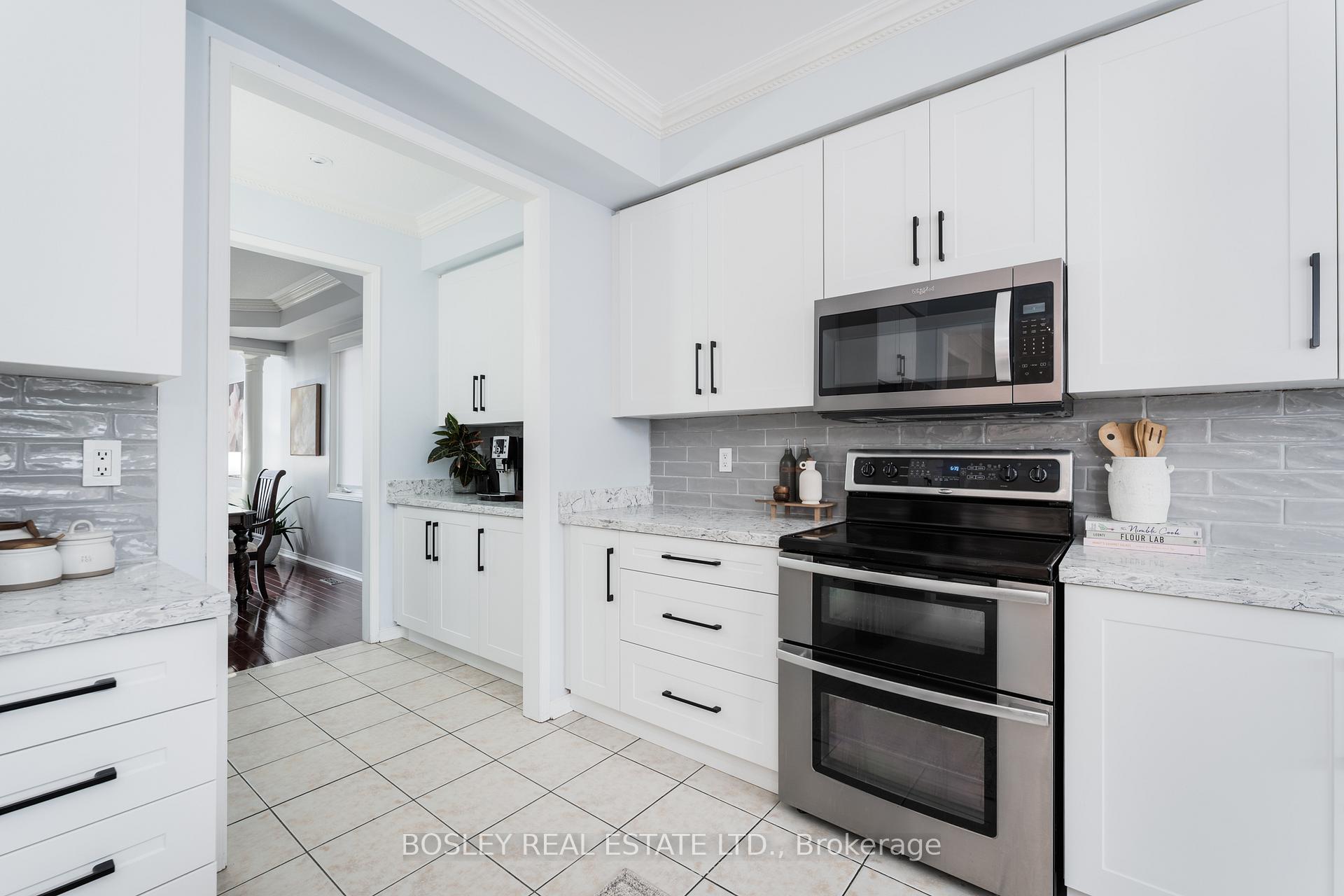 Photo 2 of 50 Belgrave Square, Markham, Berczy — HOMEH
