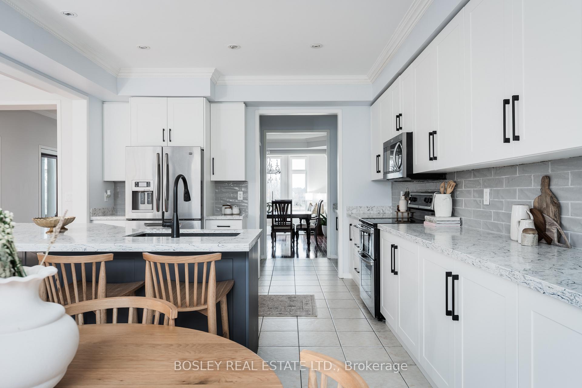 Photo 11 of 50 Belgrave Square, Markham, Berczy — HOMEH