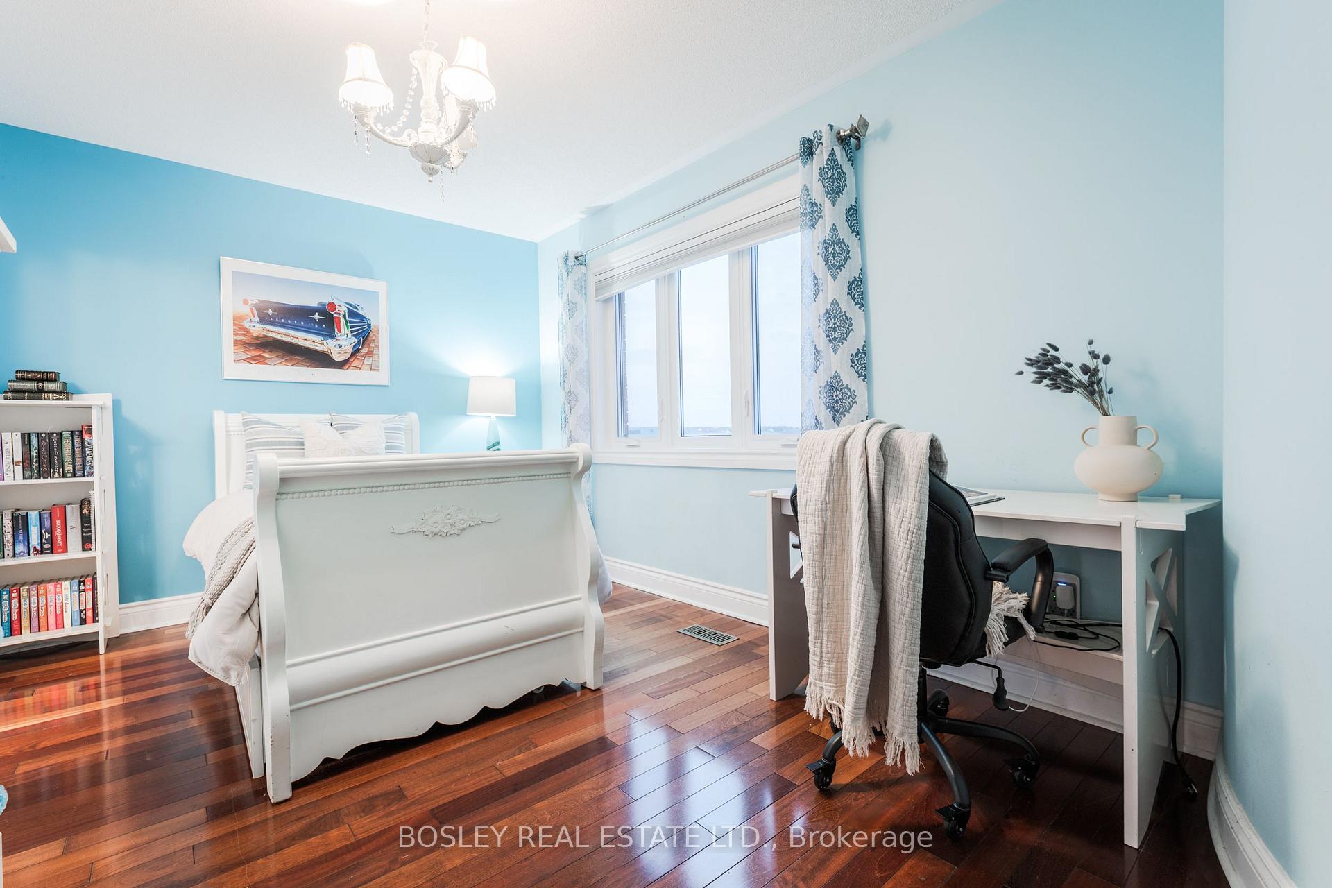 Photo 27 of 50 Belgrave Square, Markham, Berczy — HOMEH